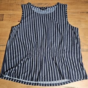 Banana Republic sleevless top